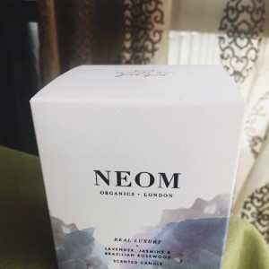 ＃neom香氛蜡烛＃为自己的私人空间添一些情调