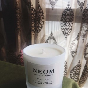 ＃neom香氛蜡烛＃为自己的私人空间添一些情调