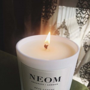＃neom香氛蜡烛＃为自己的私人空间添一些情调
